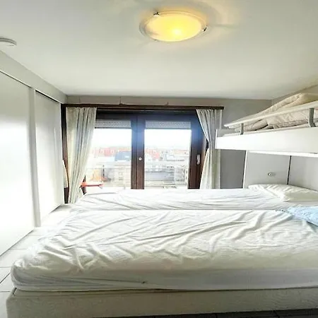 In Epernay Square With Sea View ミデルケルケ