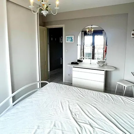 In Epernay Square With Sea View Appartement Middelkerke