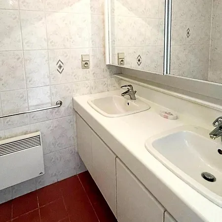 In Epernay Square With Sea View Apartment *