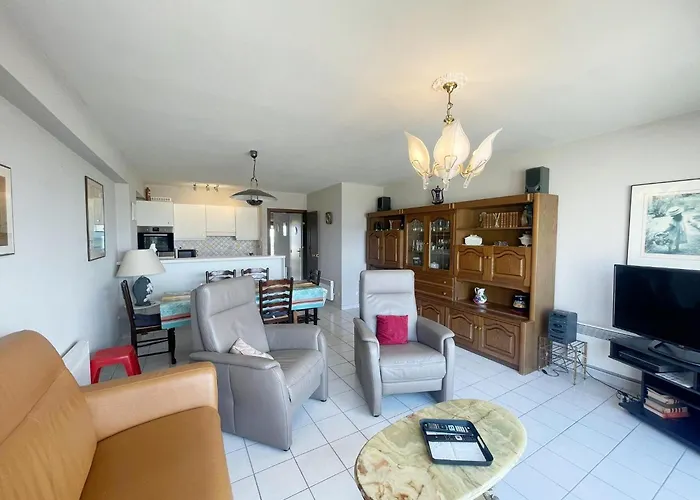 In Epernay Square With Sea View Middelkerke